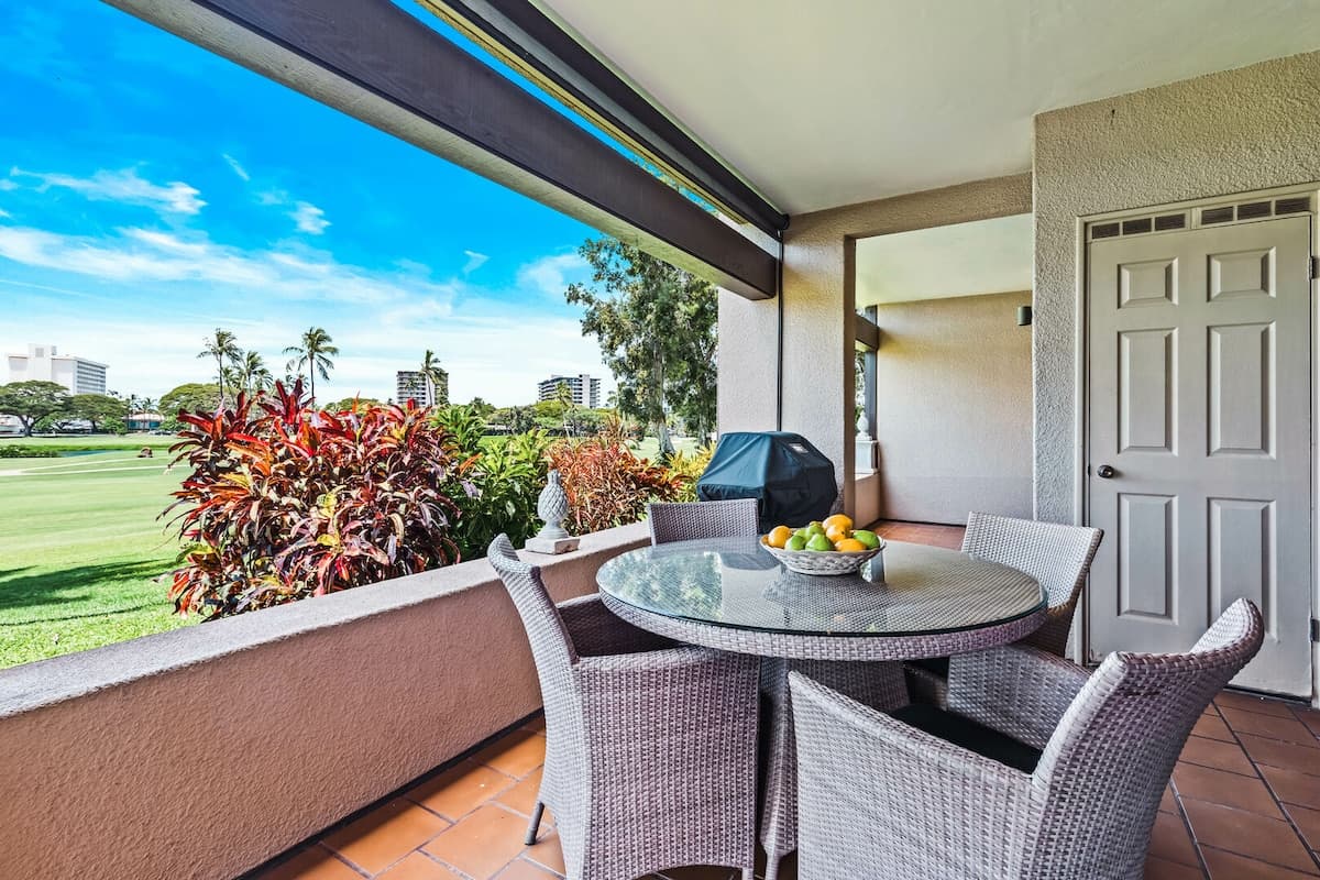 Condo in Lahaina · ★4.77 · 2 bedrooms · 4 beds · 2 private baths - Photo 3