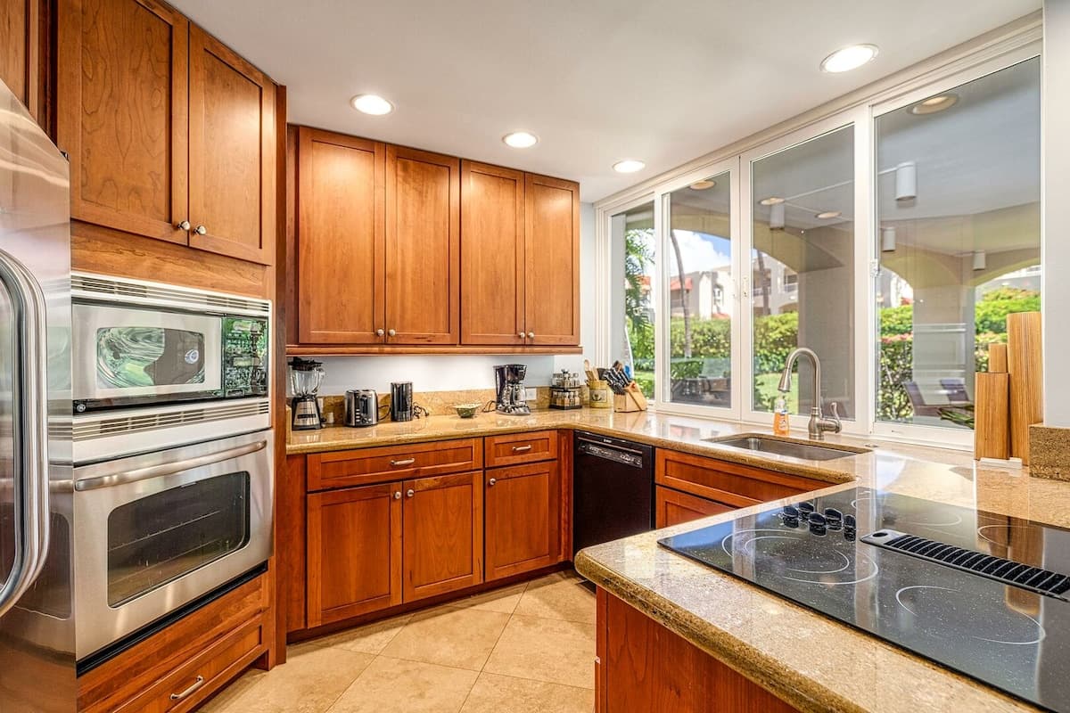 Condo in Kihei · ★4.43 · 2 bedrooms · 3 beds · 2 private baths - Photo 2