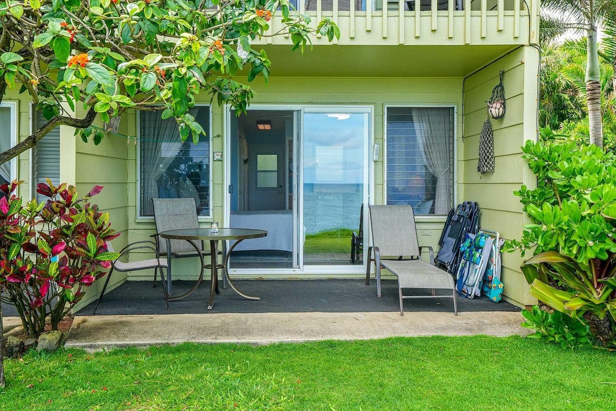 Kapaa Sands Unit 10 Direct Oceanfront Studio - Photo 3