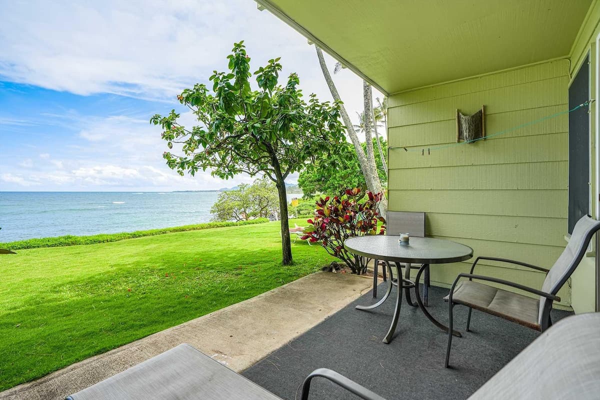 Kapaa Sands Unit 10 Direct Oceanfront Studio - Photo 2