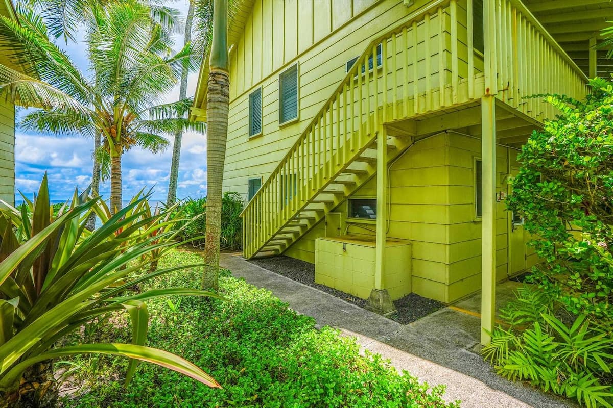 Kapaa Sands Unit 10 Direct Oceanfront Studio - Photo 4