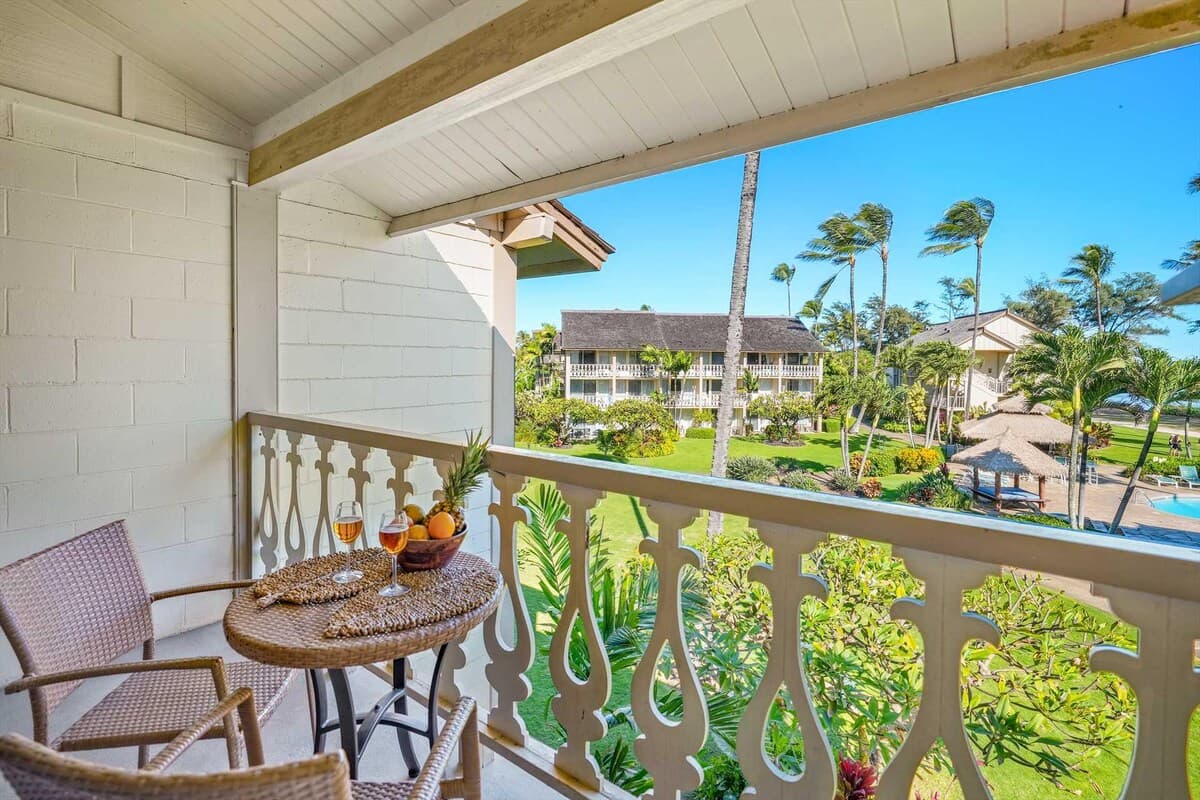 Gorgeous Ocean View Studio | Steps Away From Beach - Photo 3