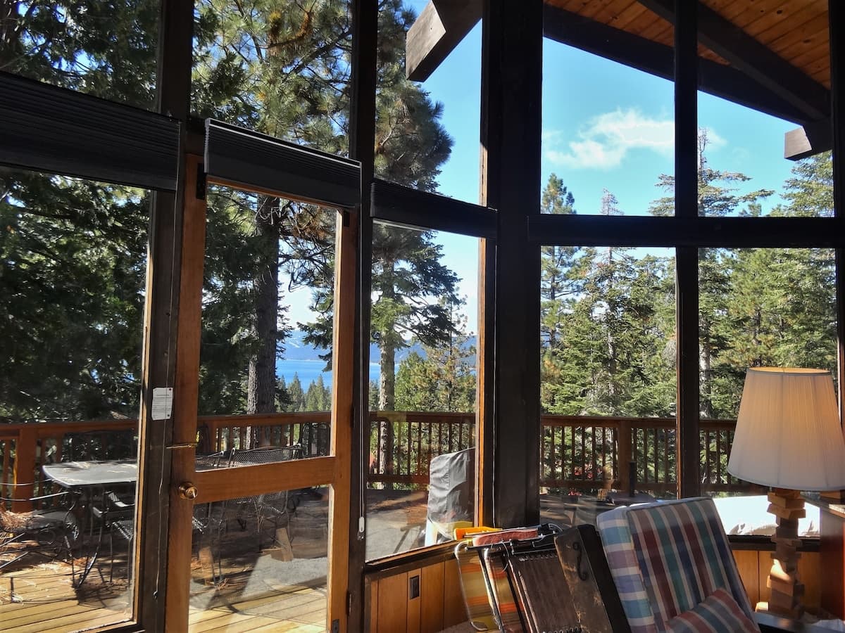Lake View Chalet, 4-Level Family Getaway - Photo 4