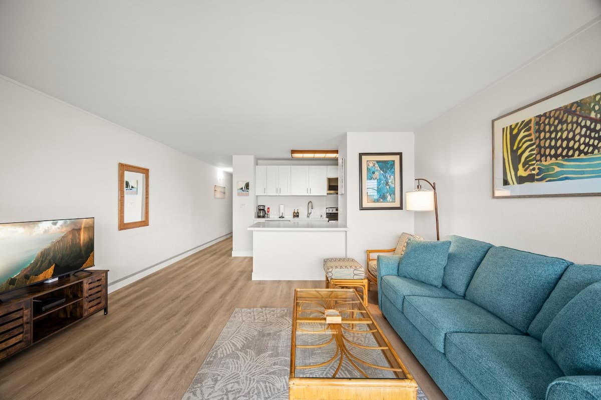 Condo in Kapaa · ★4.89 · 1 bedroom · 2 beds · 1 private bath - Photo 2