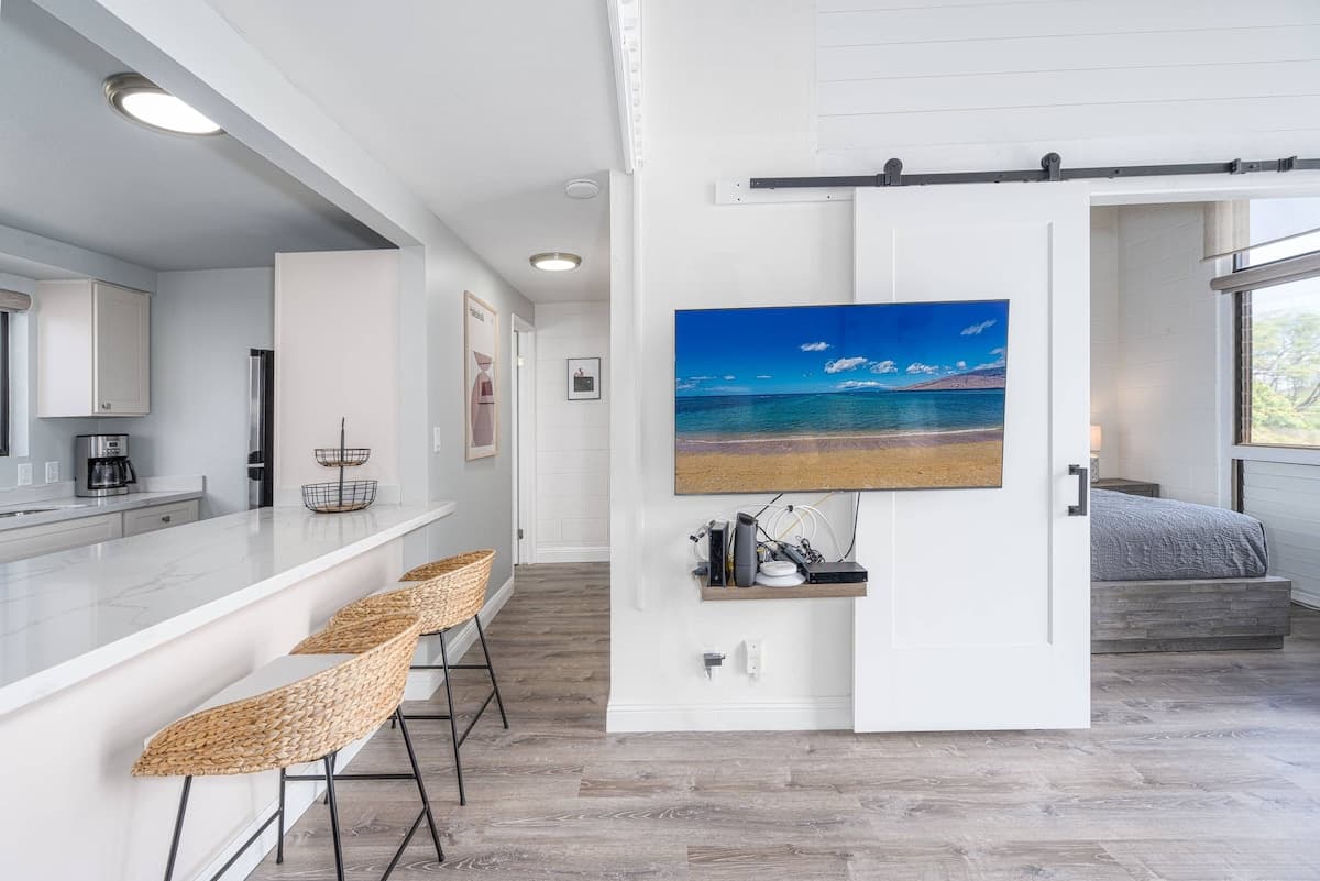 Condo in Wailuku · ★4.6 · 2 bedrooms · 5 beds · 2 shared baths - Photo 4