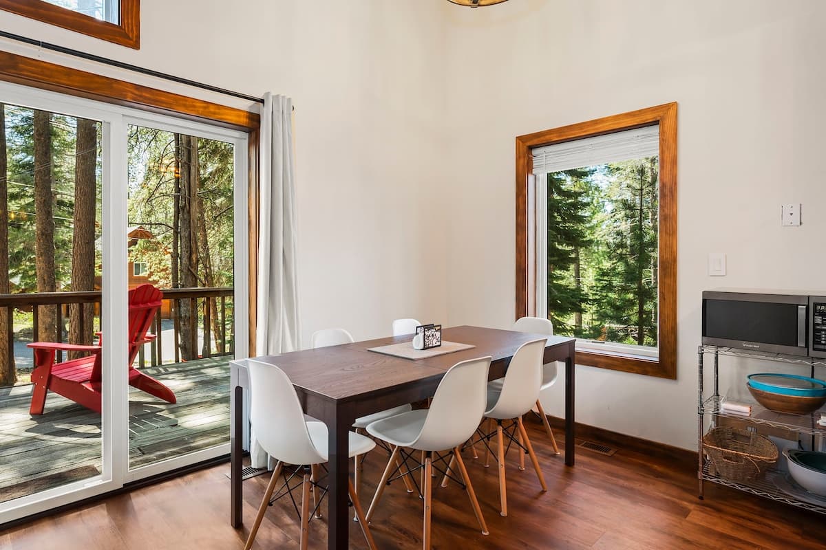The Chalet on Bennett Flat - Tahoe Donner Cabin - Photo 4