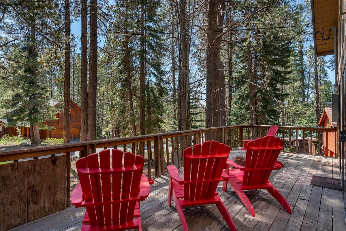 The Chalet on Bennett Flat - Tahoe Donner Cabin - Photo 2