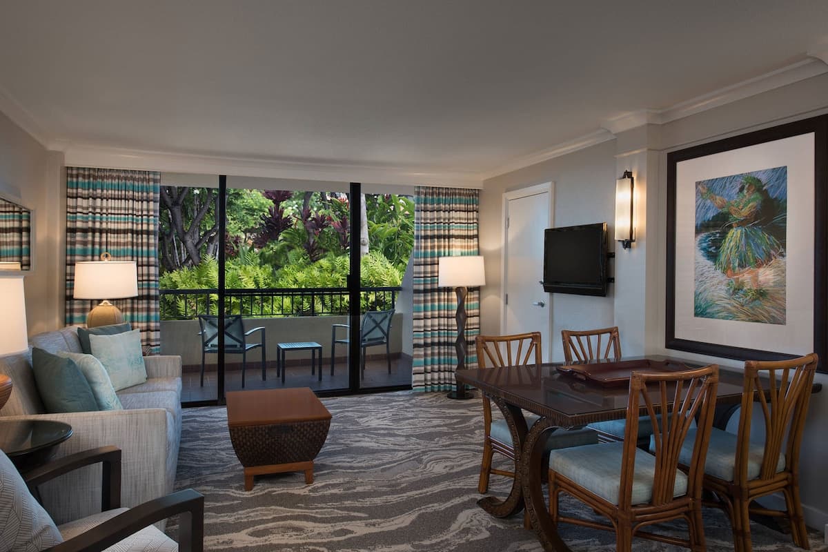 Condo in Lahaina · ★5.0 · 2 bedrooms · 4 beds · 2 private baths - Photo 5