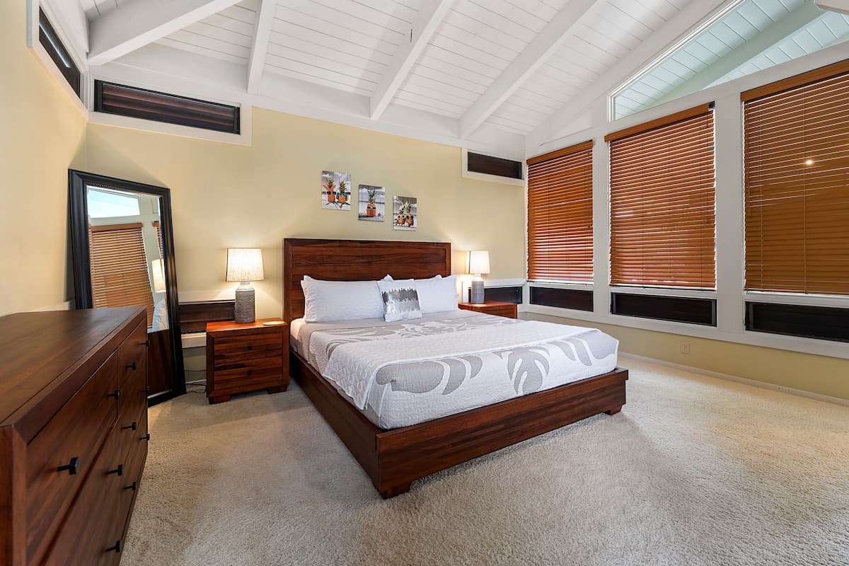 Home in Kailua-Kona · ★4.83 · 3 bedrooms · 3 beds · 2 baths - Photo 4