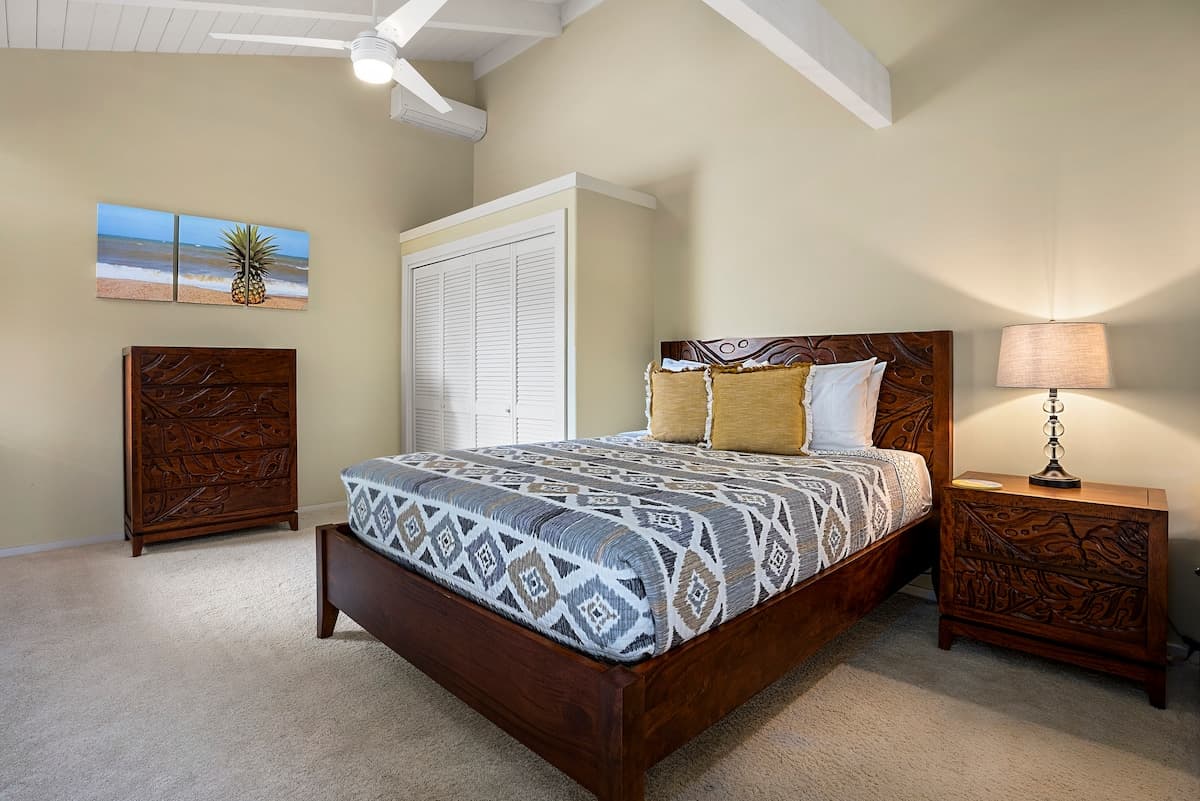 Home in Kailua-Kona · ★4.83 · 3 bedrooms · 3 beds · 2 baths - Photo 5