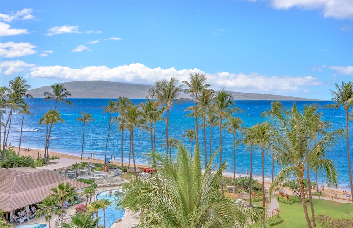 Condo in Lahaina · ★4.8 · 2 bedrooms · 3 beds · 2 baths - Photo 1