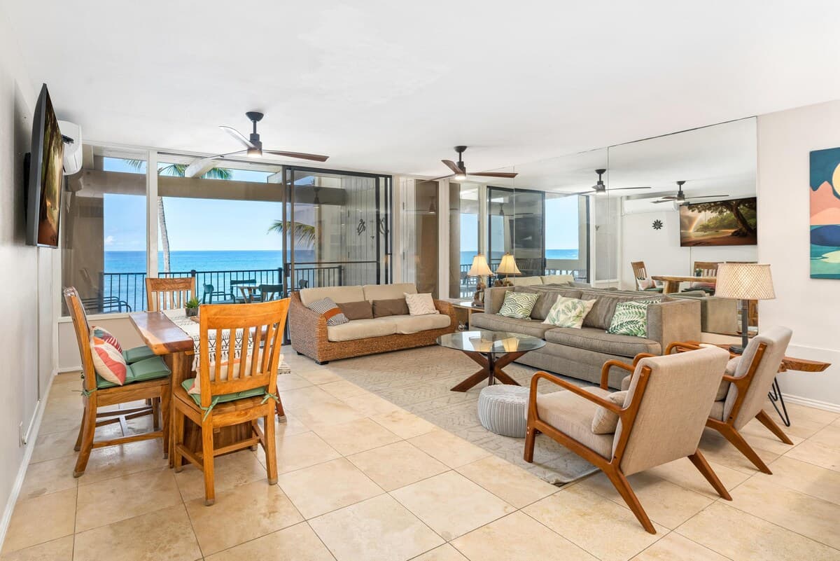 Condo in Kailua-Kona · ★4.67 · 3 bedrooms · 5 beds · 2 baths - Photo 3