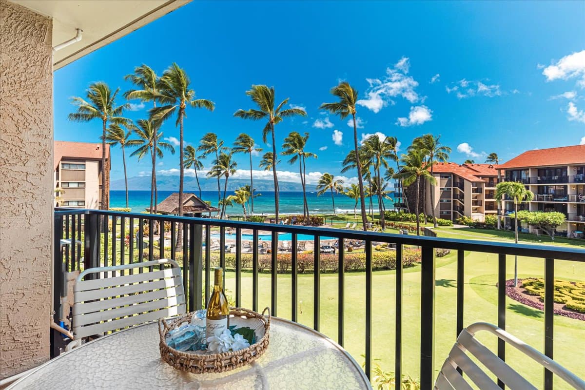 Condo in Lahaina · ★4.75 · 1 bedroom · 2 beds · 1 private bath - Photo 2