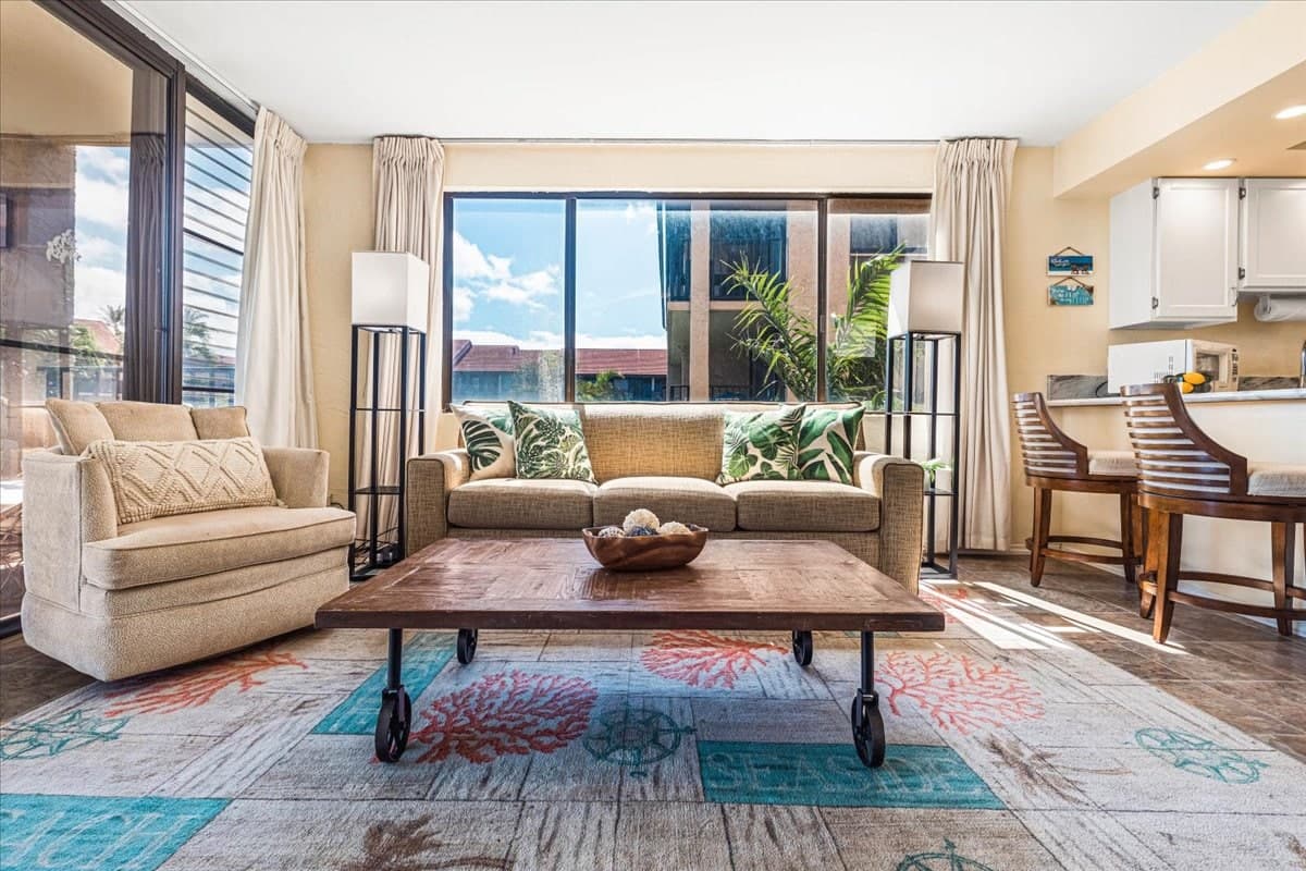 Condo in Lahaina · ★4.75 · 1 bedroom · 2 beds · 1 private bath - Photo 5