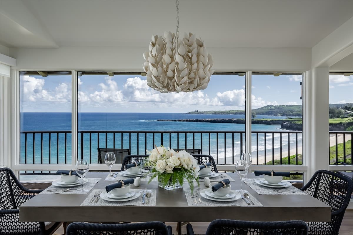 Villa in Lahaina · ★4.92 · 2 bedrooms · 2 beds · 3 baths - Photo 3