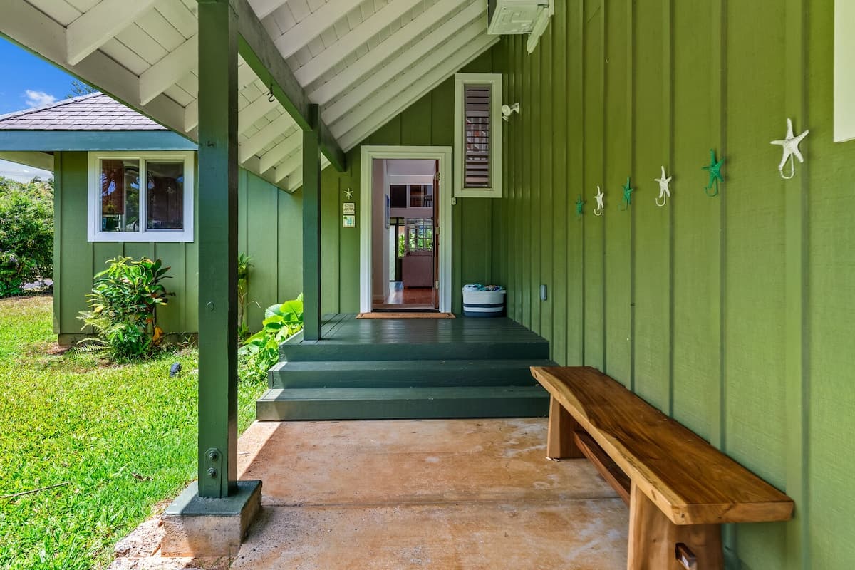 Home in Princeville · ★4.87 · 4 bedrooms · 5 beds · 3 baths - Photo 3