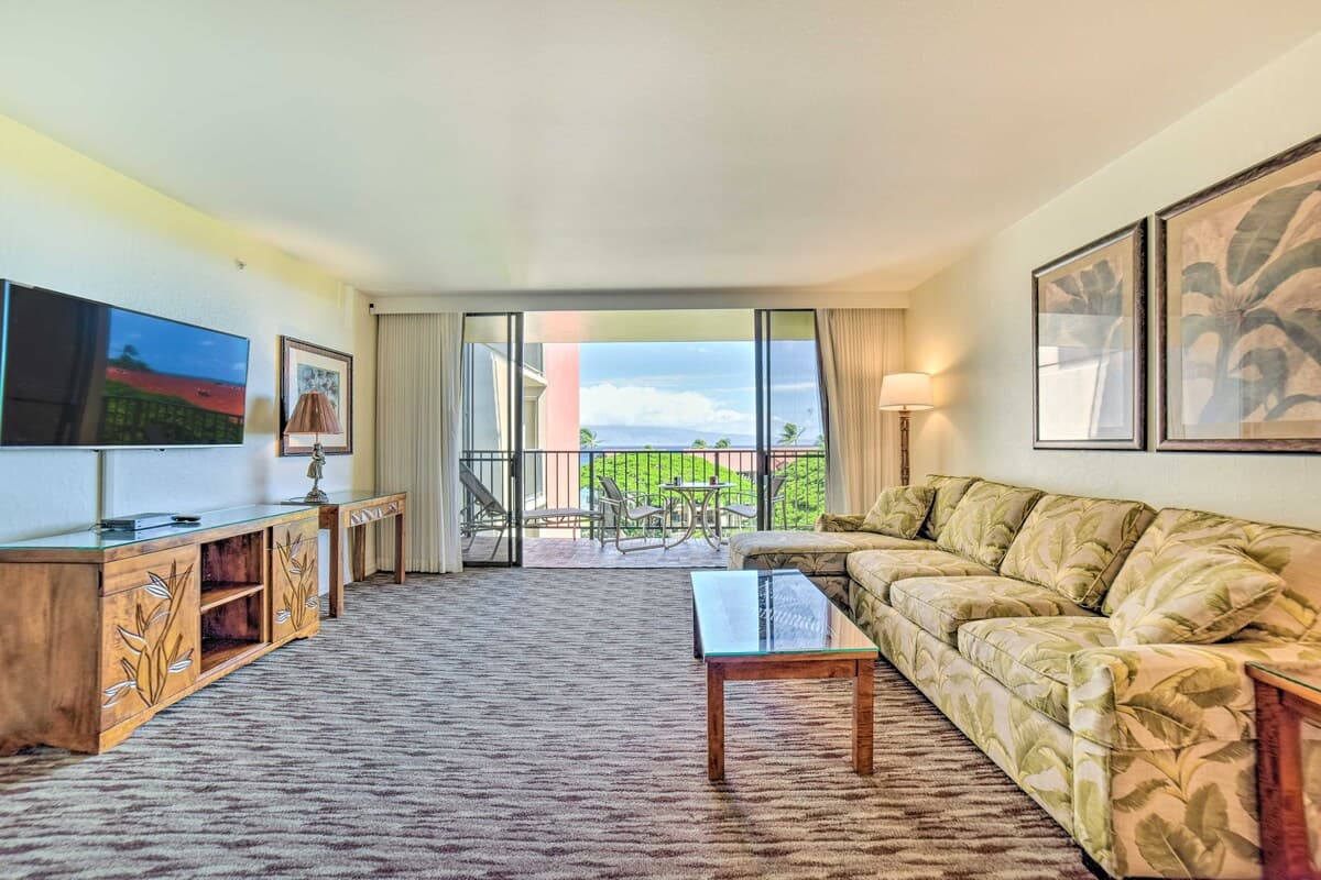 Condo in Lahaina · ★5.0 · 1 bedroom · 2 beds · 1 shared bath - Photo 5