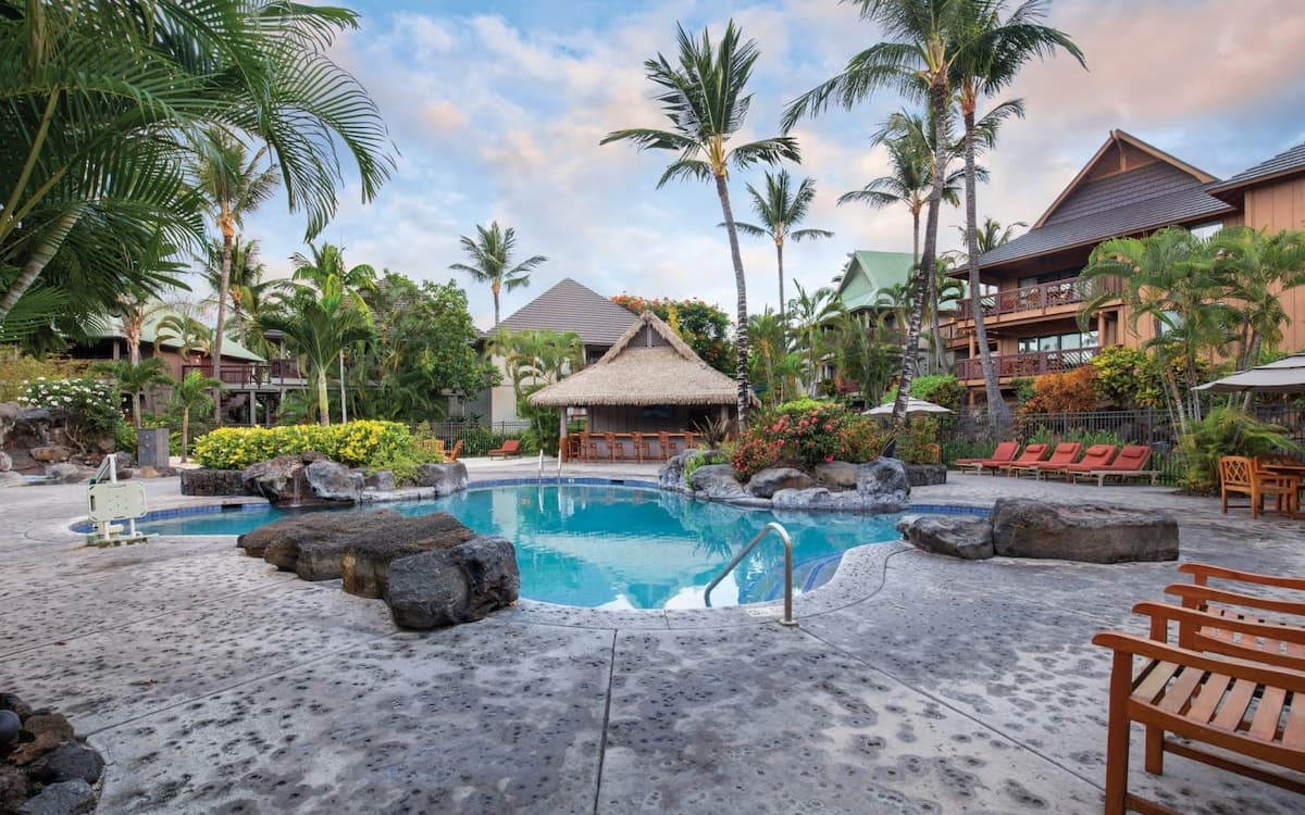 Condo in Kailua-Kona · ★5.0 · 2 bedrooms · 3 beds · 2 private baths - Photo 1