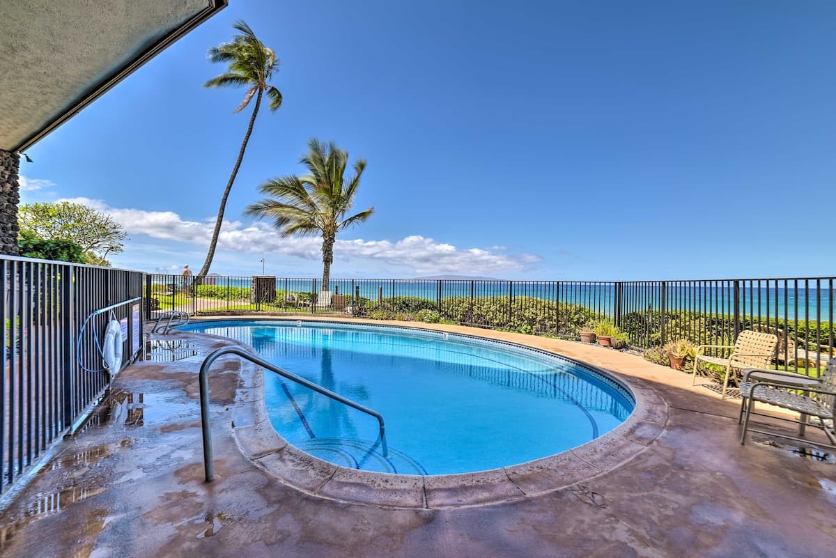 Condo in Kihei · ★4.33 · 2 bedrooms · 3 beds · 2 baths - Photo 3