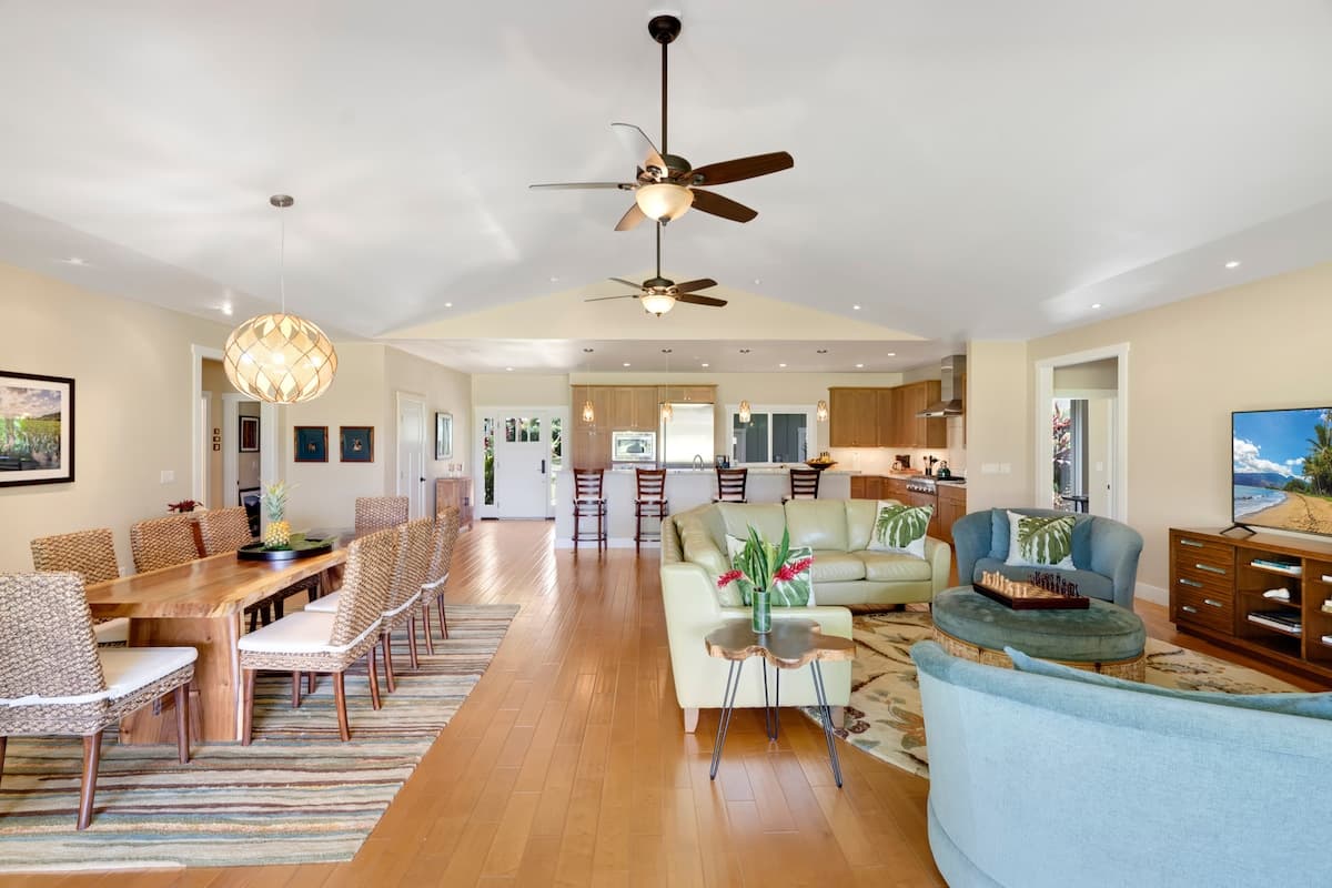 Hale Alaula, Elegant Hawaiian Home with A/C - Photo 1