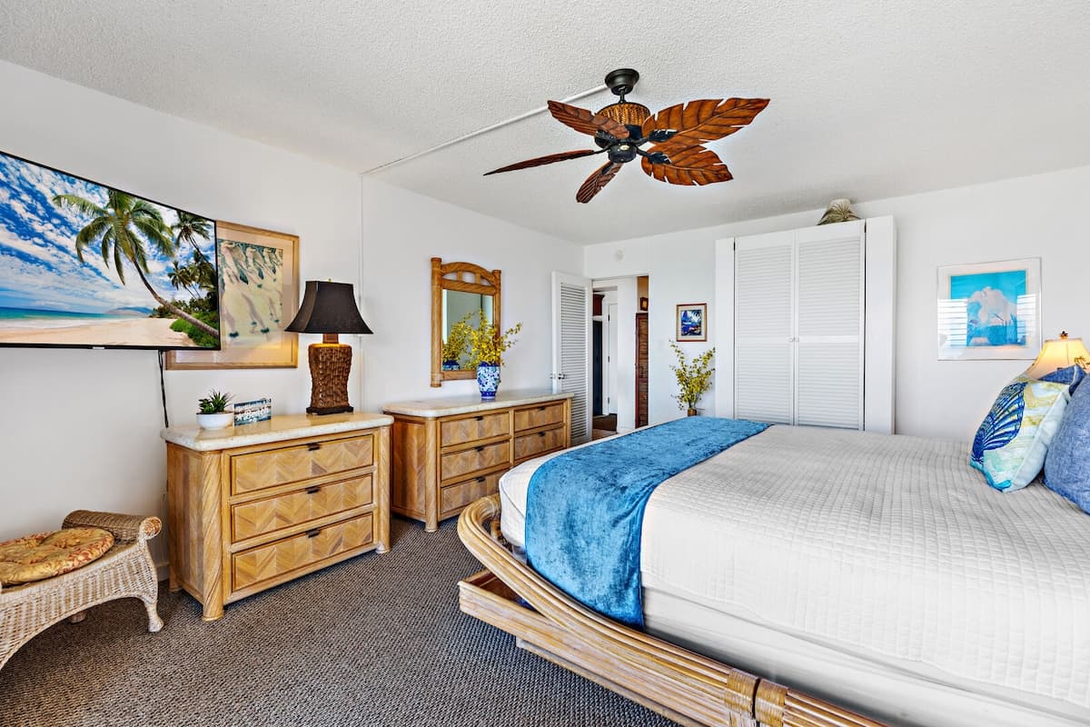 Condo in Lahaina · ★4.81 · 1 bedroom · 2 beds · 1 bath - Photo 5
