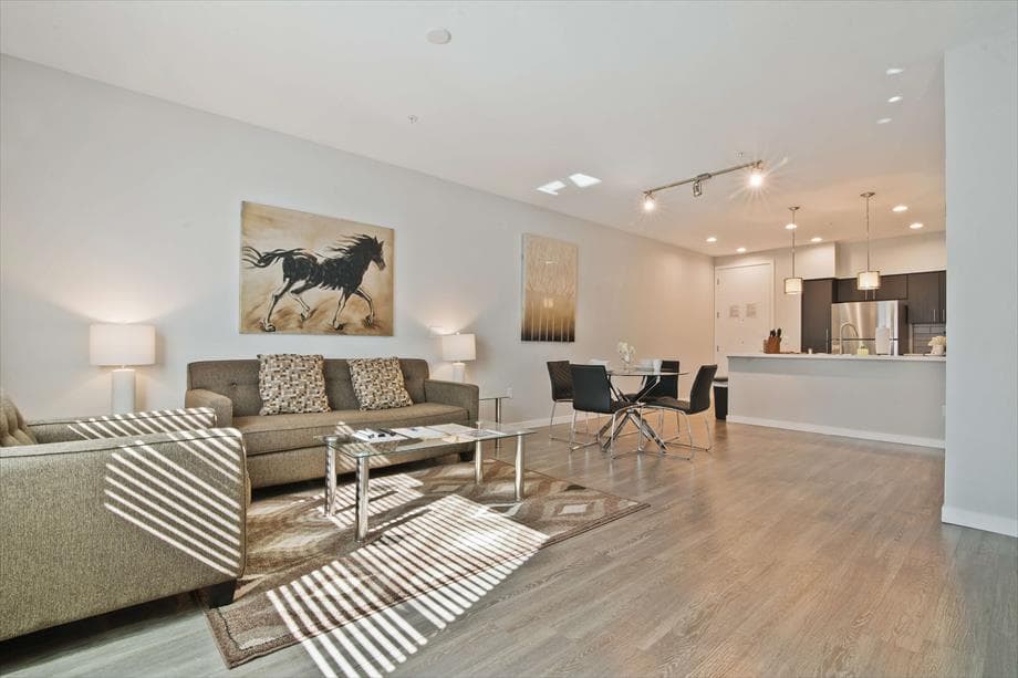 Private Apt Near Google | Full Kitchen + Laundry - Photo 2
