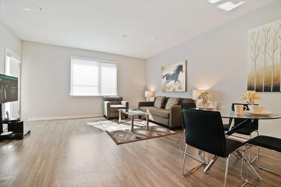 Private Apt Near Google | Full Kitchen + Laundry - Photo 1