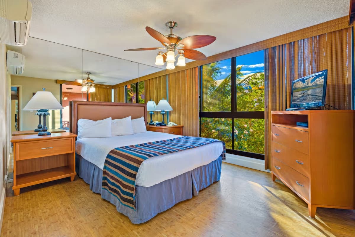 Condo in Lahaina · ★4.75 · 1 bedroom · 2 beds · 1 private bath - Photo 3