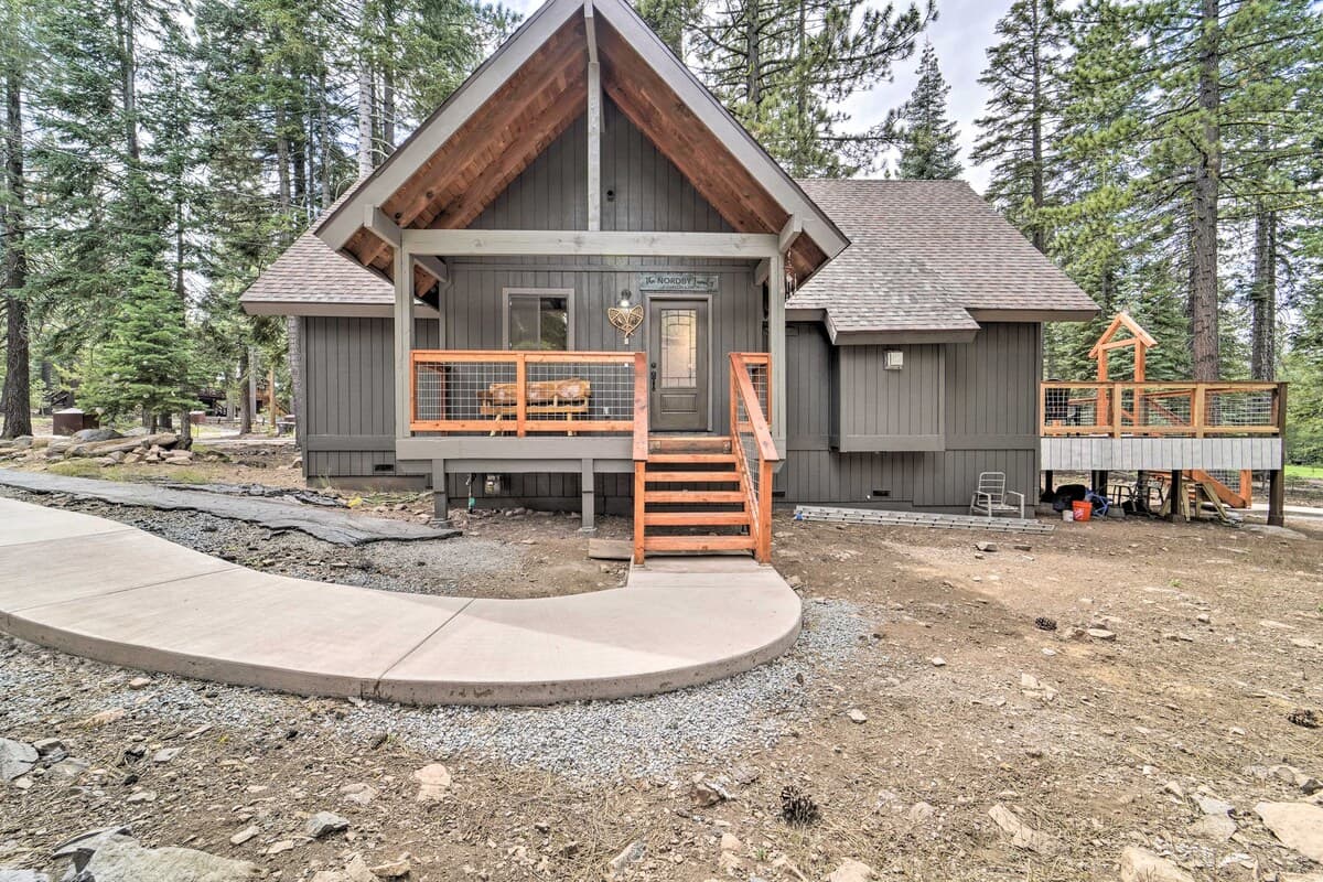 Truckee Home w/ Private Beach, EV Charger - Photo 4