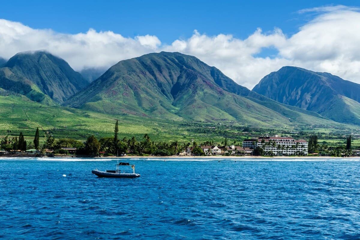 Townhouse in Lahaina · ★4.95 · 2 bedrooms · 4 beds · 2 baths - Photo 5