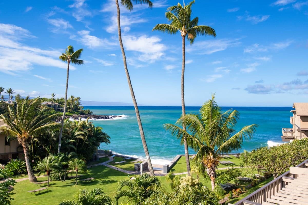 Townhouse in Lahaina · ★4.95 · 2 bedrooms · 4 beds · 2 baths - Photo 1
