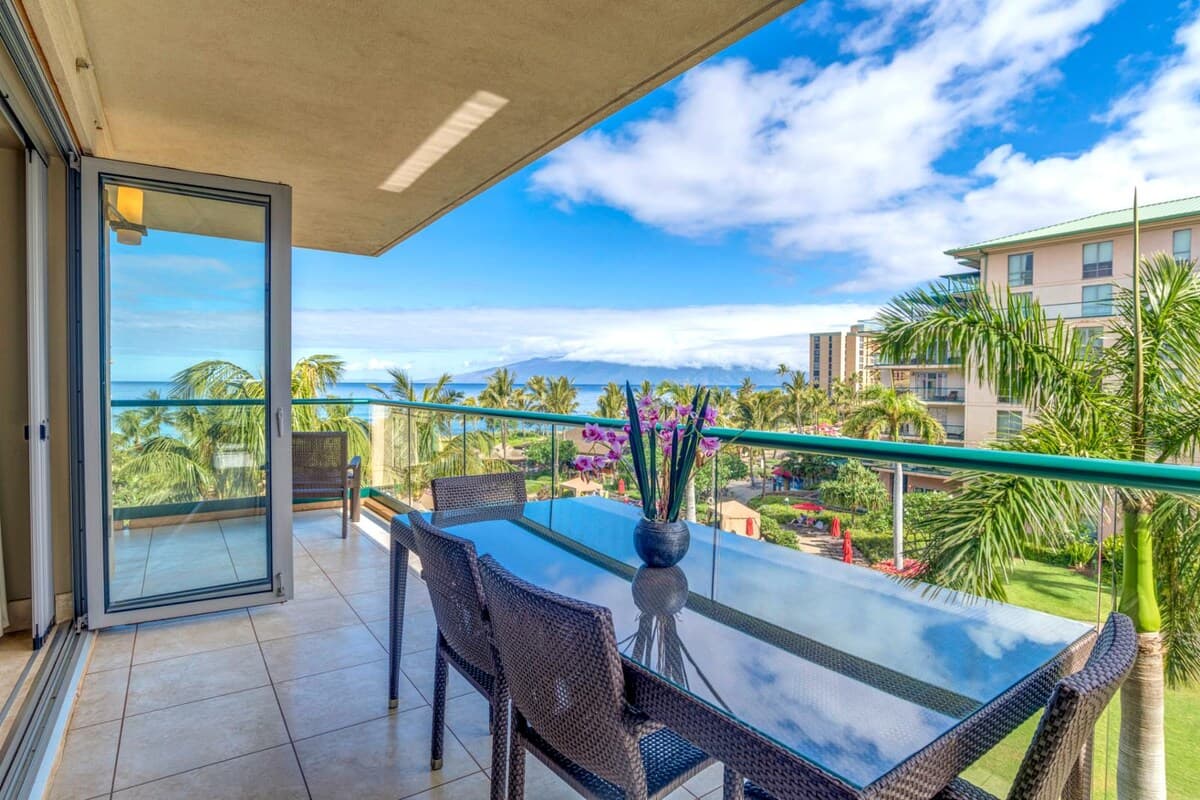 Condo in Lahaina · ★4.83 · 2 bedrooms · 3 beds · 2 baths - Photo 2