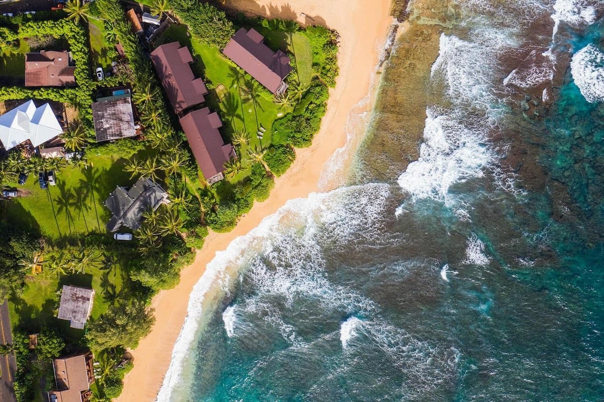 Home in Hanalei · ★4.83 · 3 bedrooms · 4 beds · 3.5 baths - Photo 3