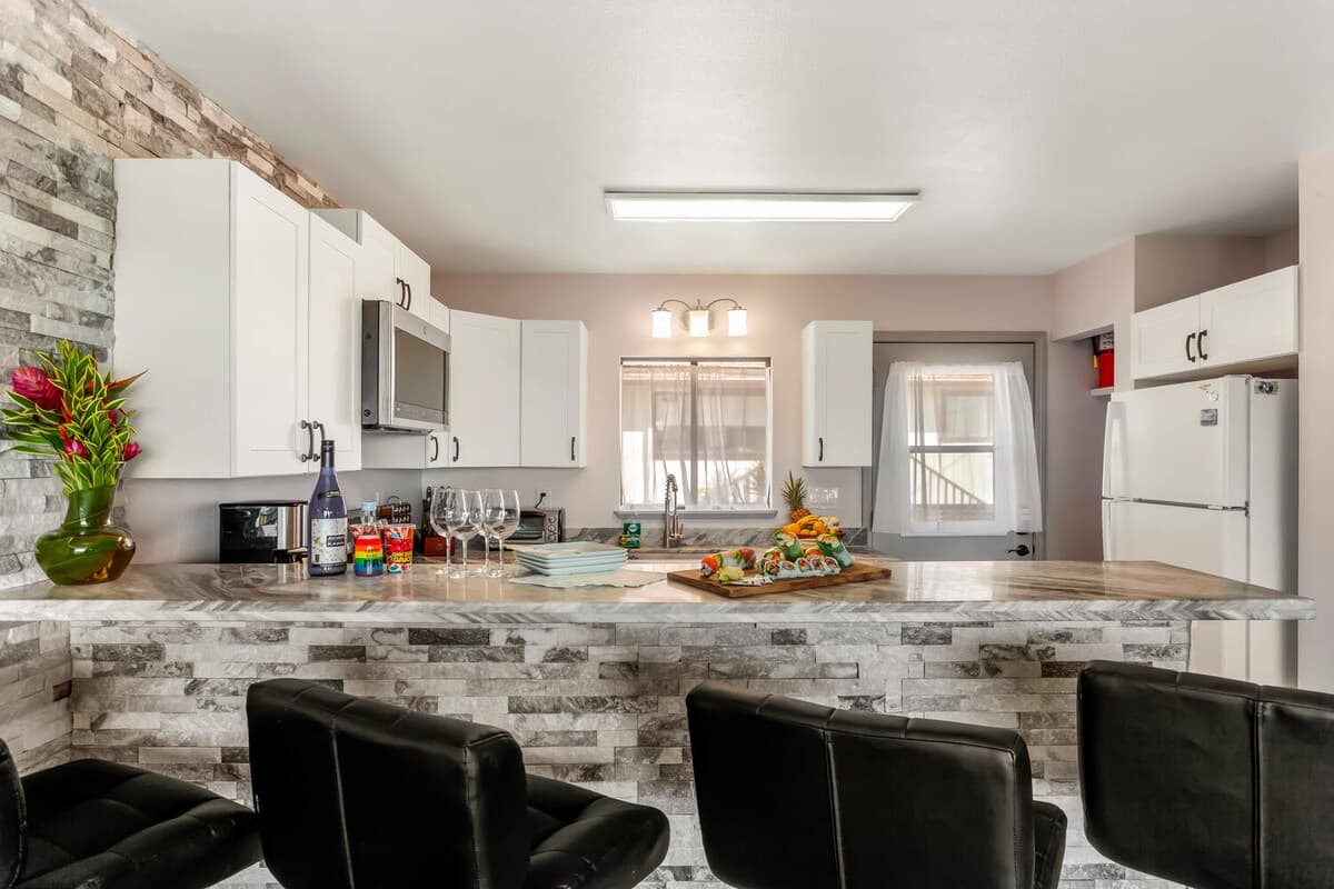 Condo in Koloa · ★4.88 · 2 bedrooms · 2 beds · 1 bath - Photo 3
