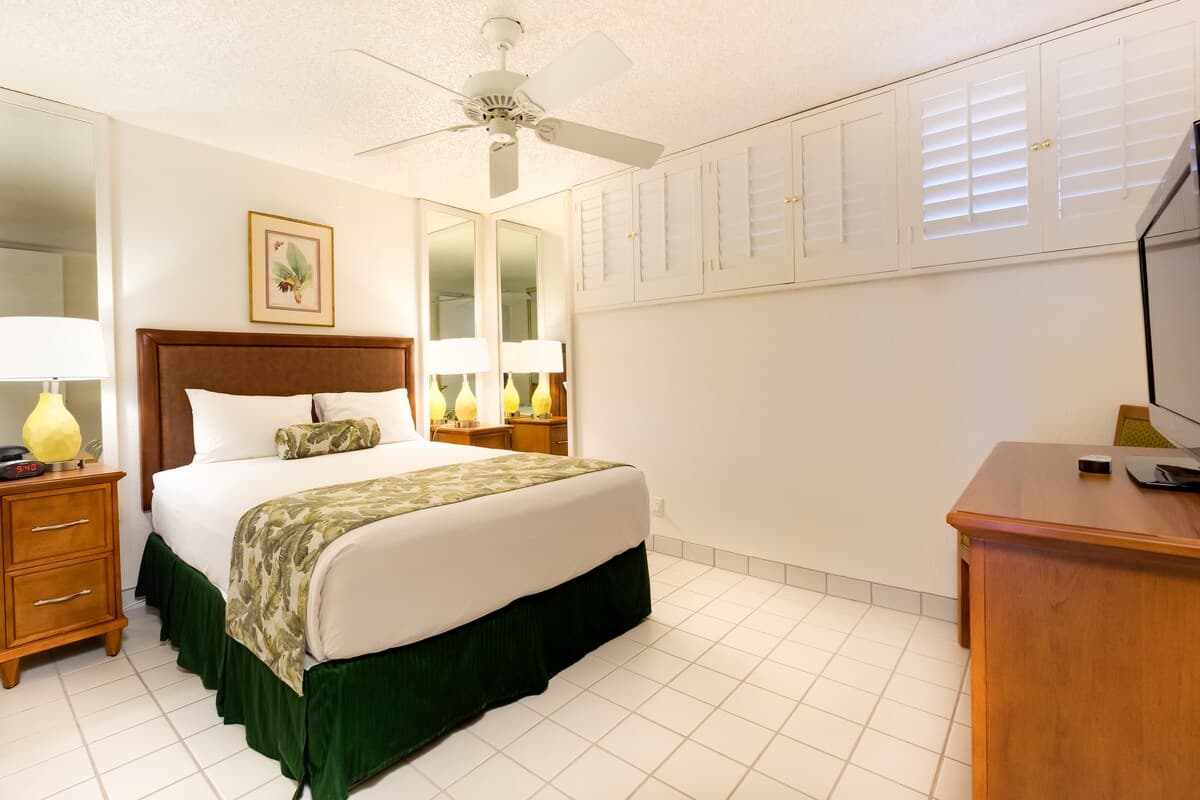 Condo in Kihei · ★4.57 · 2 bedrooms · 3 beds · 1 private bath - Photo 3