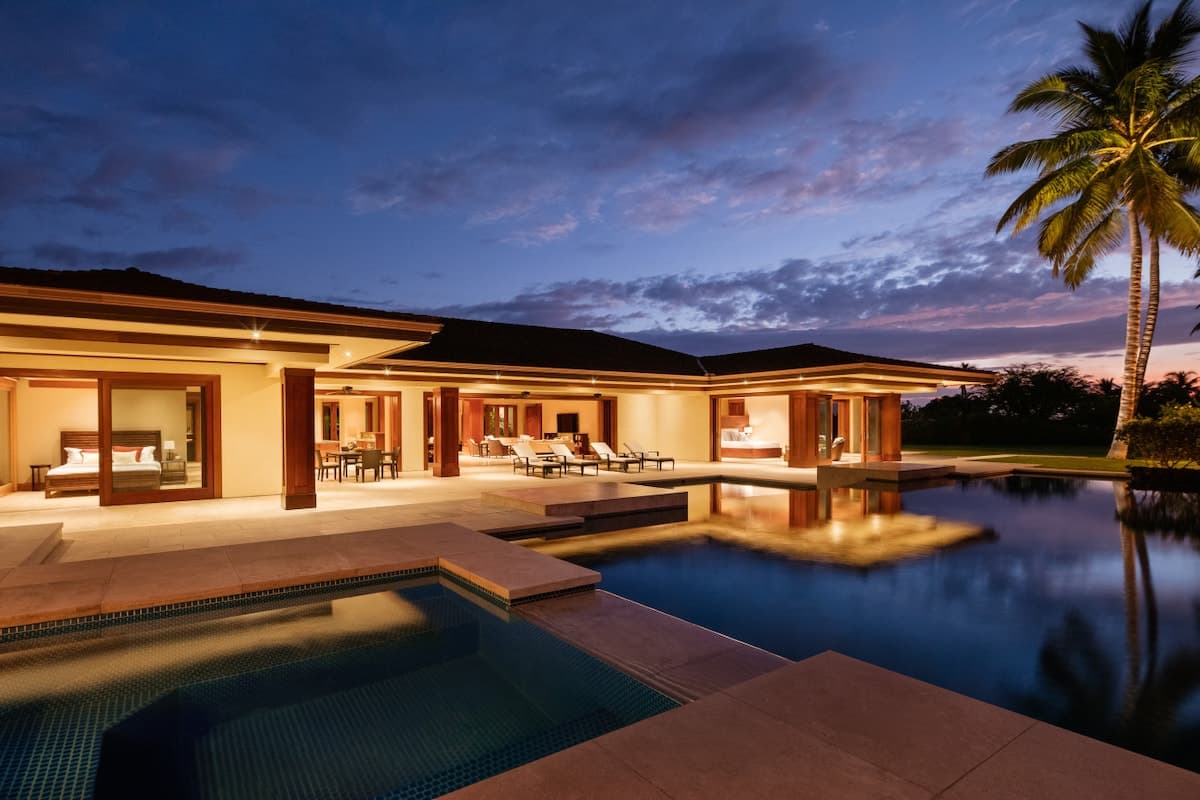 Villa in Kailua-Kona · ★5.0 · 4 bedrooms · 6 beds · 4.5 baths - Photo 1
