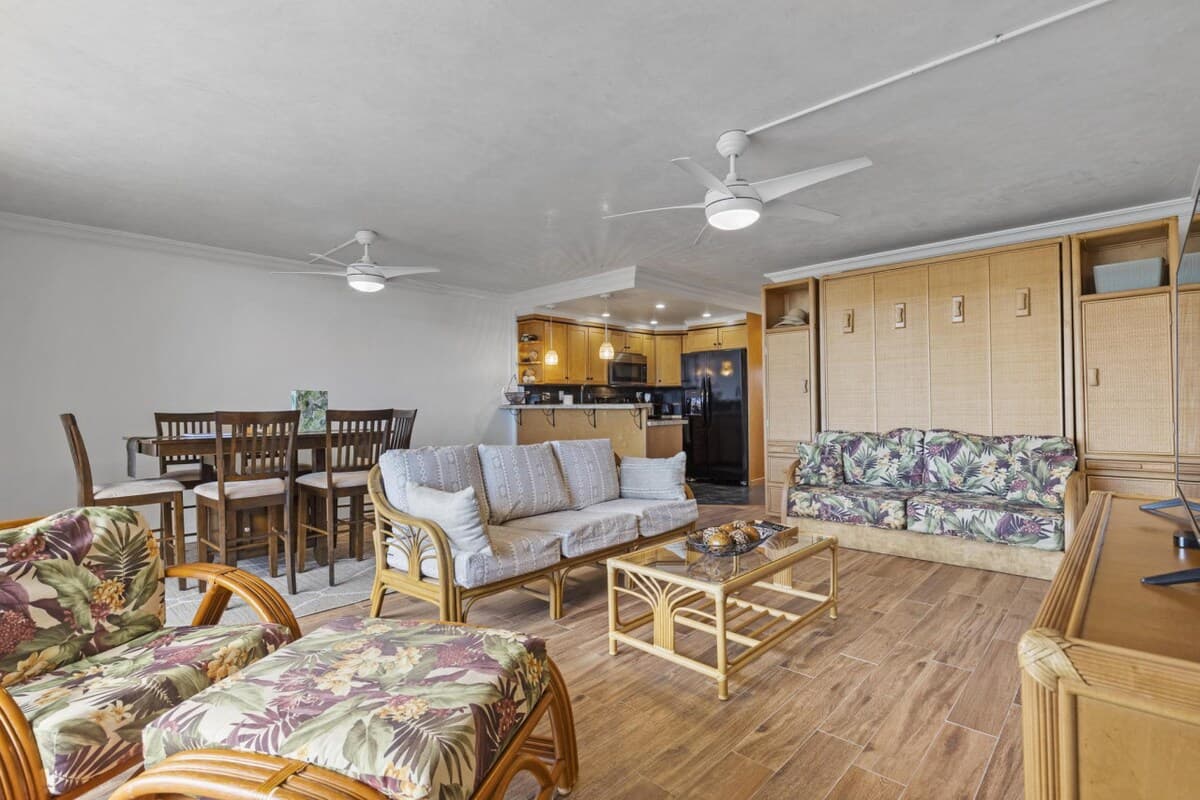 Condo in Kailua-Kona · ★4.79 · 1 bedroom · 2 beds · 2 baths - Photo 3