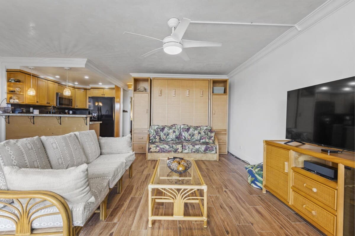 Condo in Kailua-Kona · ★4.79 · 1 bedroom · 2 beds · 2 baths - Photo 2
