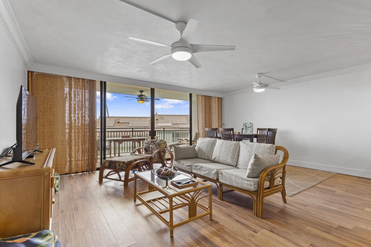 Condo in Kailua-Kona · ★4.79 · 1 bedroom · 2 beds · 2 baths - Photo 4