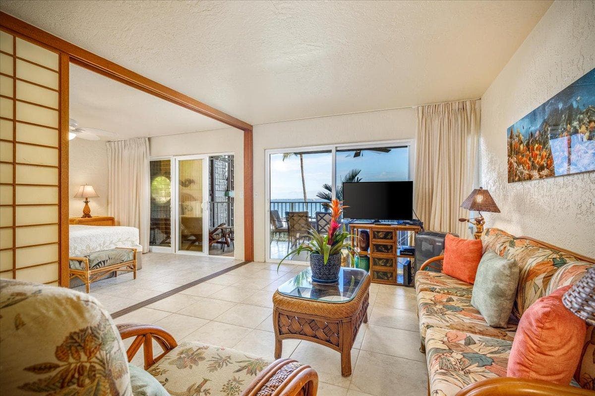 Condo in Kailua-Kona · ★4.57 · 2 bedrooms · 3 beds · 2 private baths - Photo 4
