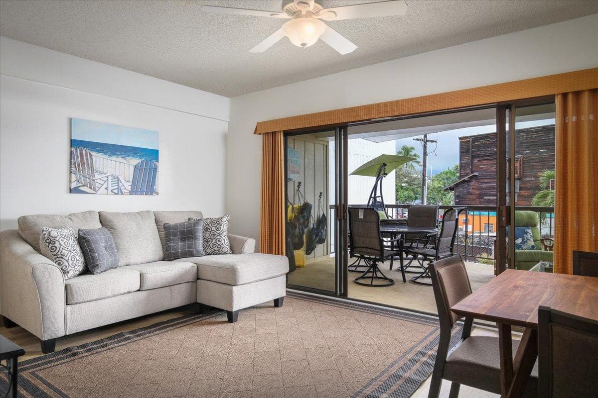 Condo in Kailua-Kona · ★4.5 · 1 bedroom · 2 beds · 1 private bath - Photo 2