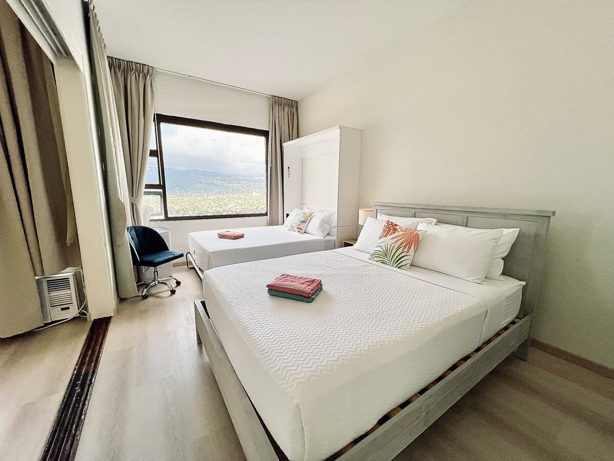Condo in Honolulu · ★4.79 · 1 bedroom · 4 beds · 1 private bath - Photo 5