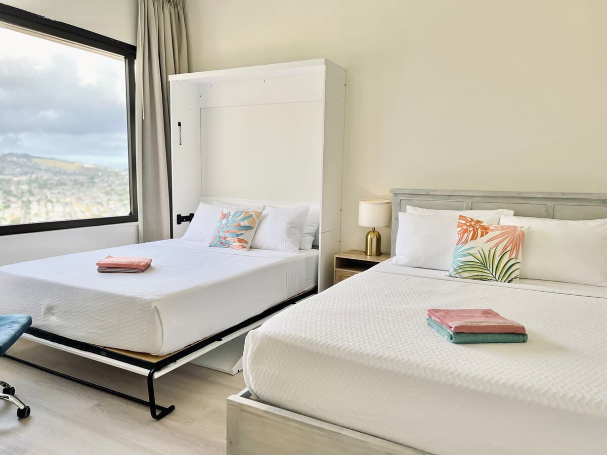 Condo in Honolulu · ★4.79 · 1 bedroom · 4 beds · 1 private bath - Photo 3