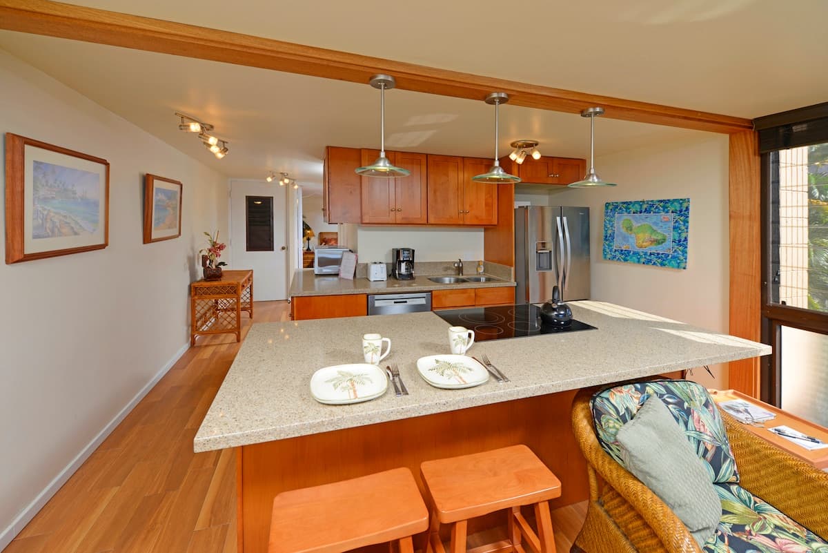 Condo in Lahaina · ★4.83 · 1 bedroom · 1 bed · 1 bath - Photo 5