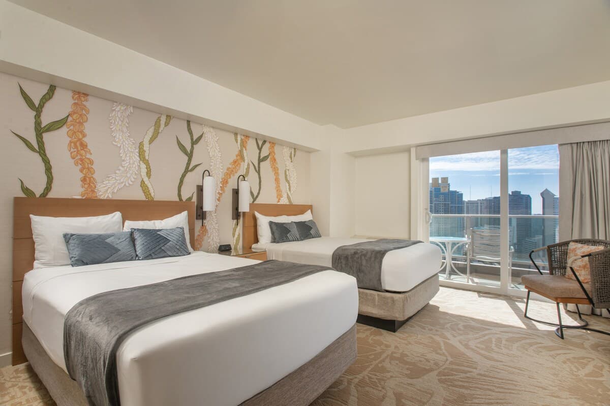 Condo in Honolulu · ★5.0 · 1 bedroom · 2 beds · 1 shared bath - Photo 2