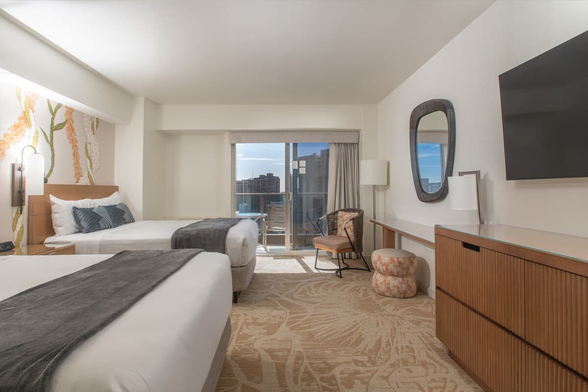 Condo in Honolulu · ★5.0 · 1 bedroom · 2 beds · 1 shared bath - Photo 3
