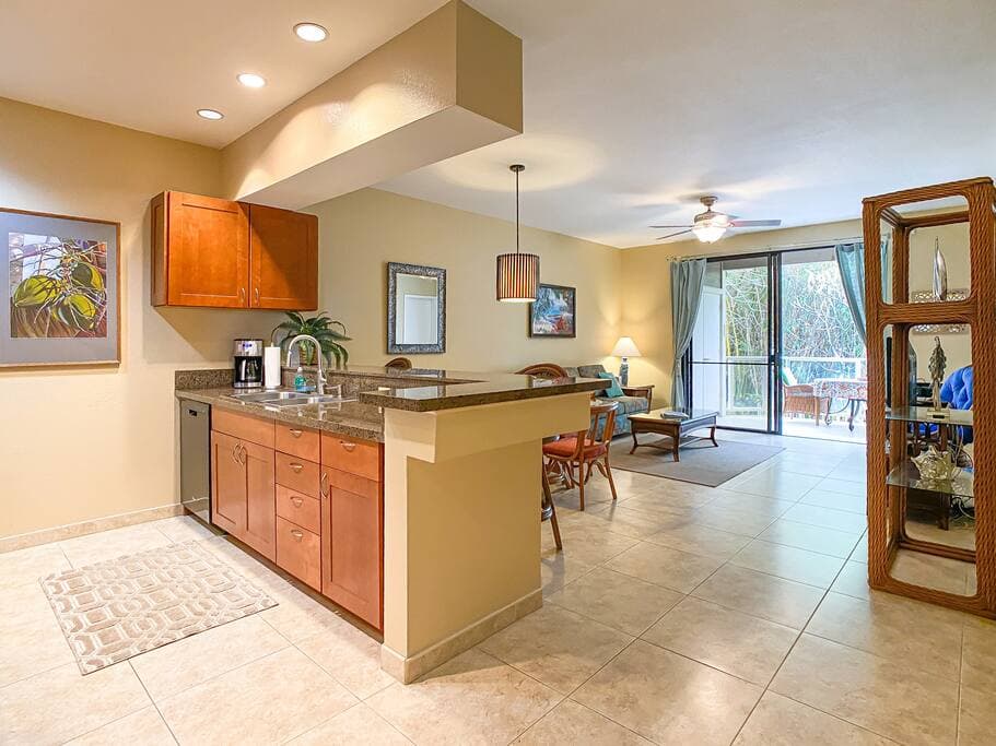 Condo in Wailea · ★4.94 · 1 bedroom · 2 beds · 1 bath - Photo 4