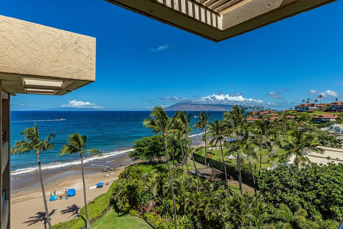 Condo in Wailea · ★5.0 · 1 bedroom · 1 bed · 2 baths - Photo 2