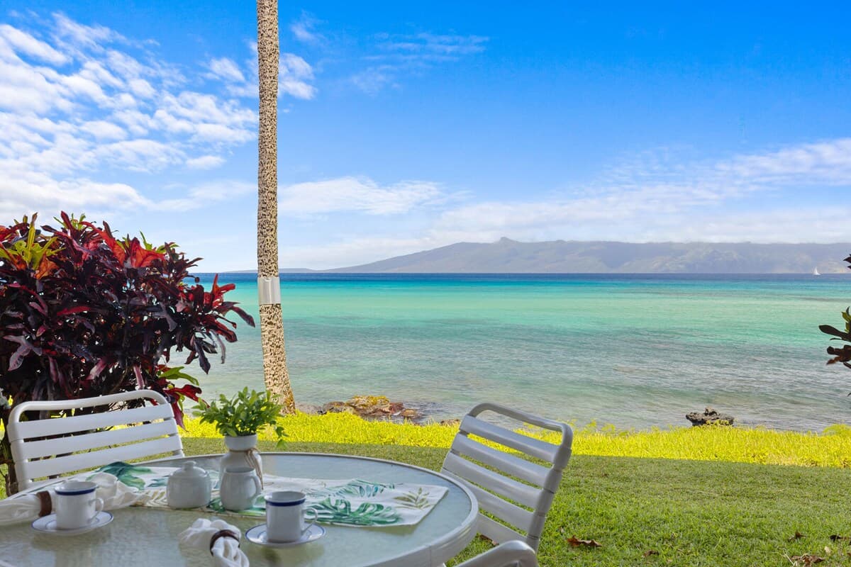 Condo in Lahaina · ★4.83 · 1 bedroom · 2 beds · 1 private bath - Photo 2
