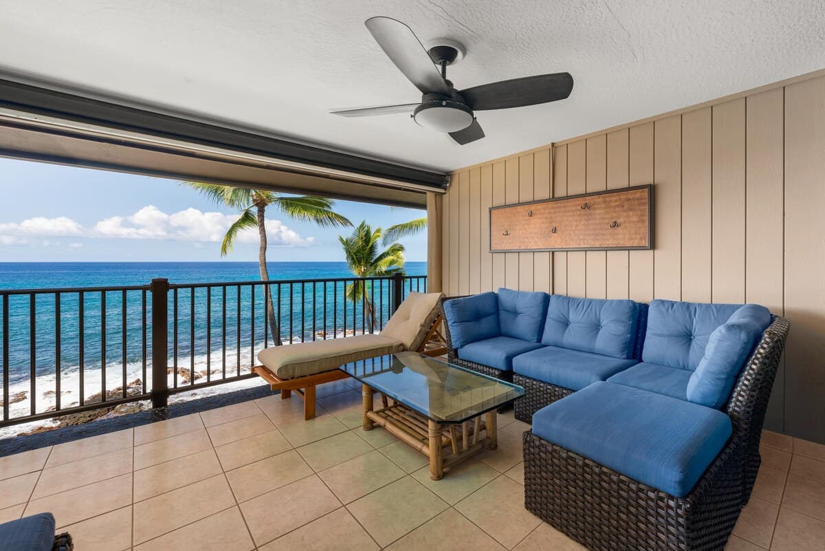 Condo in Kailua-Kona · ★4.83 · 2 bedrooms · 2 beds · 2 baths - Photo 2